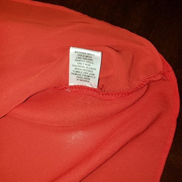 ❤Elle Red Blouse - Picture 3 of 7